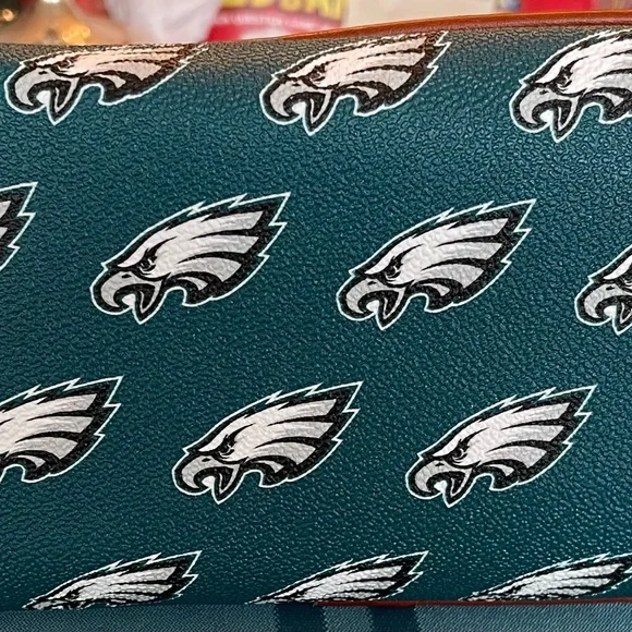 Dooney & Bourke Green and Brown Satchel - Picture 4 of 7